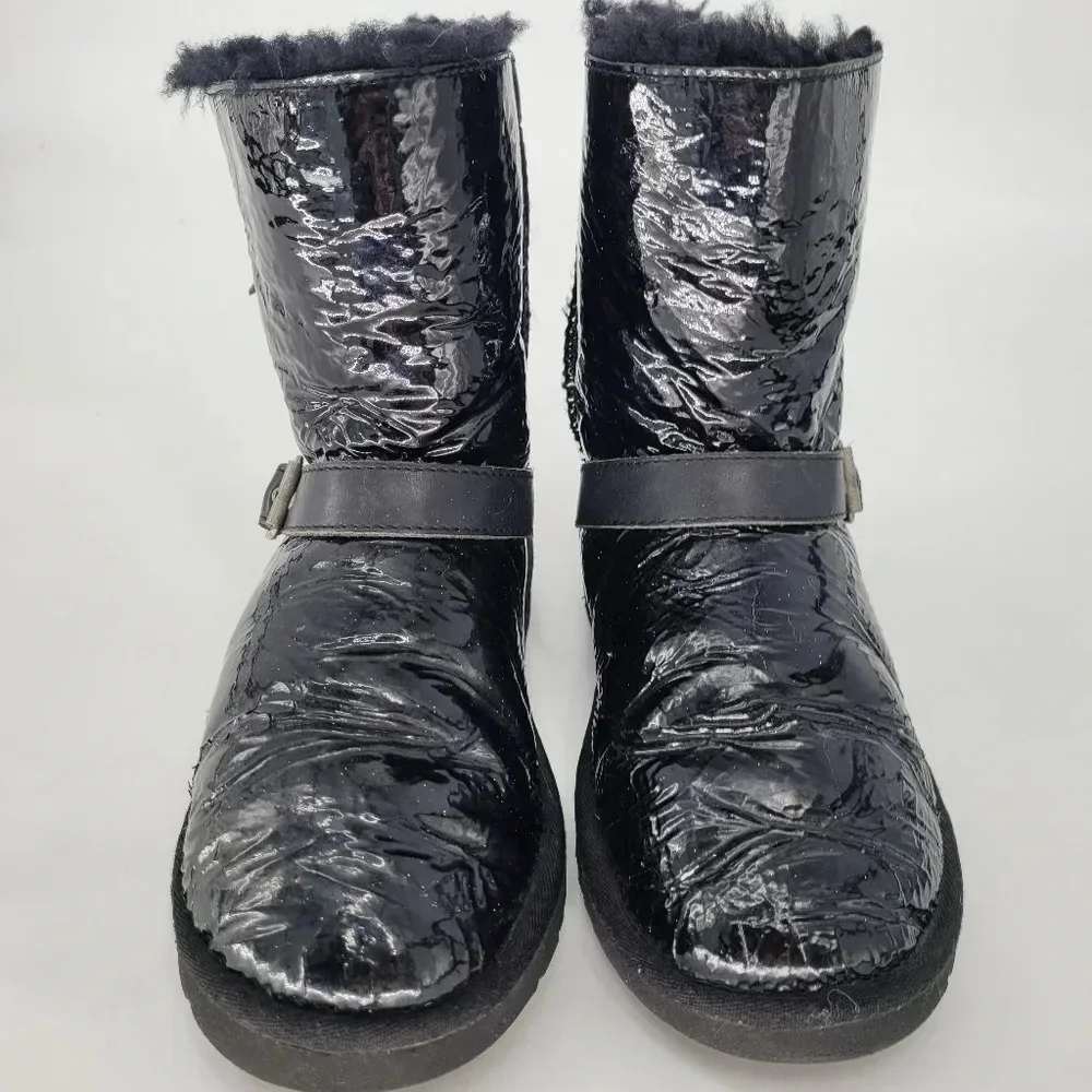 uggs black classic Shiney boots size kids 5 women's 7